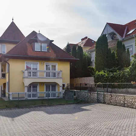 Leilbon Apartmanhaz Daire *