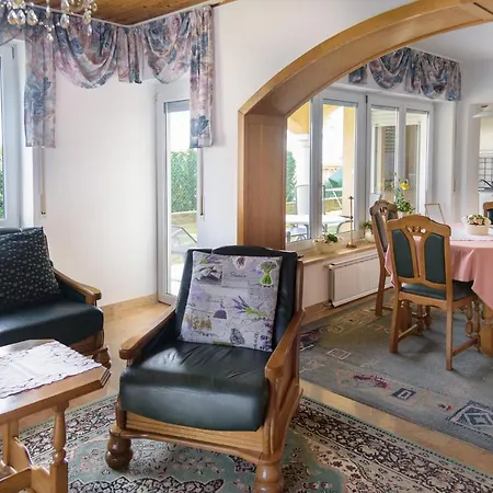 Leilbon Apartmanhaz 아파트 Hévíz