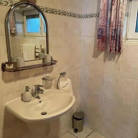 Leilbon Apartmanhaz Daire Hévíz