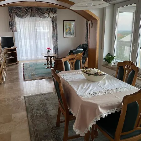 Leilbon Apartmanhaz Daire