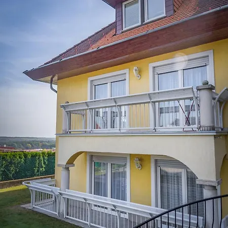 Leilbon Apartmanhaz * Hévíz