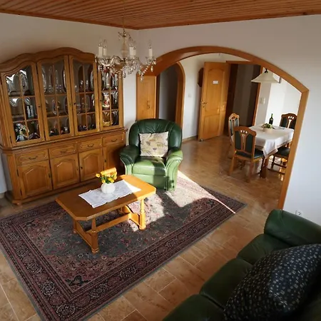 Leilbon Apartmanhaz *