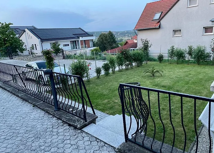 Leilbon Apartmanhaz Апартаменты